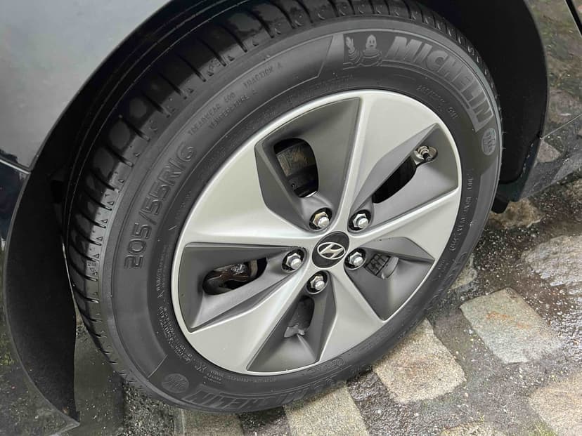 Hjulbrønn, dekk og felg uten tire dressing